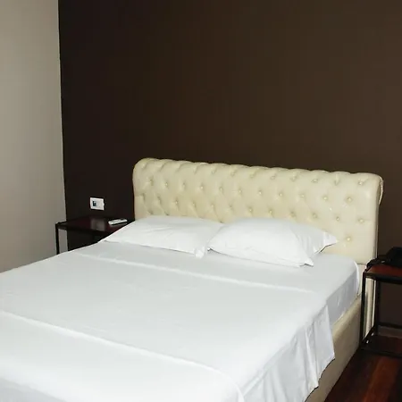One Hotel 2*